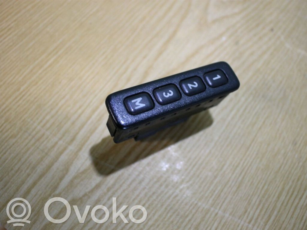 Seat memory switch   4069704