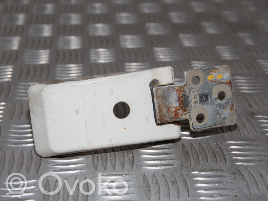 Volkswagen II LT Loading door upper hinge 