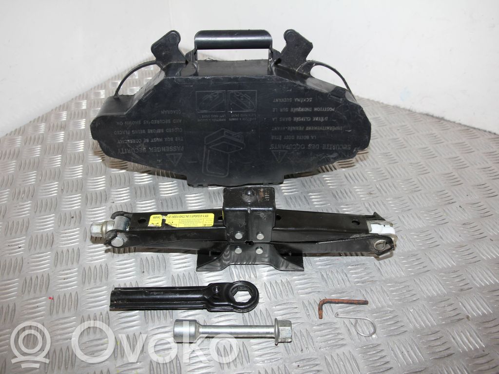 Renault Trafic II (X83) Työkalusarja 