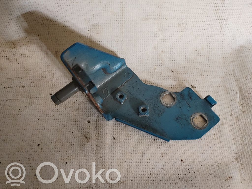 Headlight/headlamp mounting bracket   641802835R
