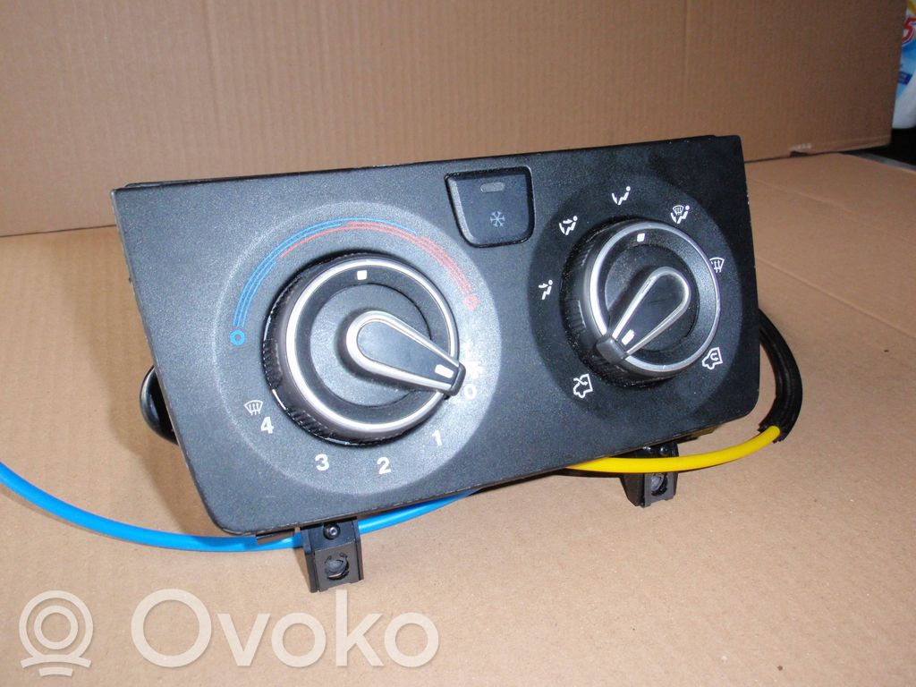 Panel klimatyzacji / Ogrzewania   77369059,1692730280