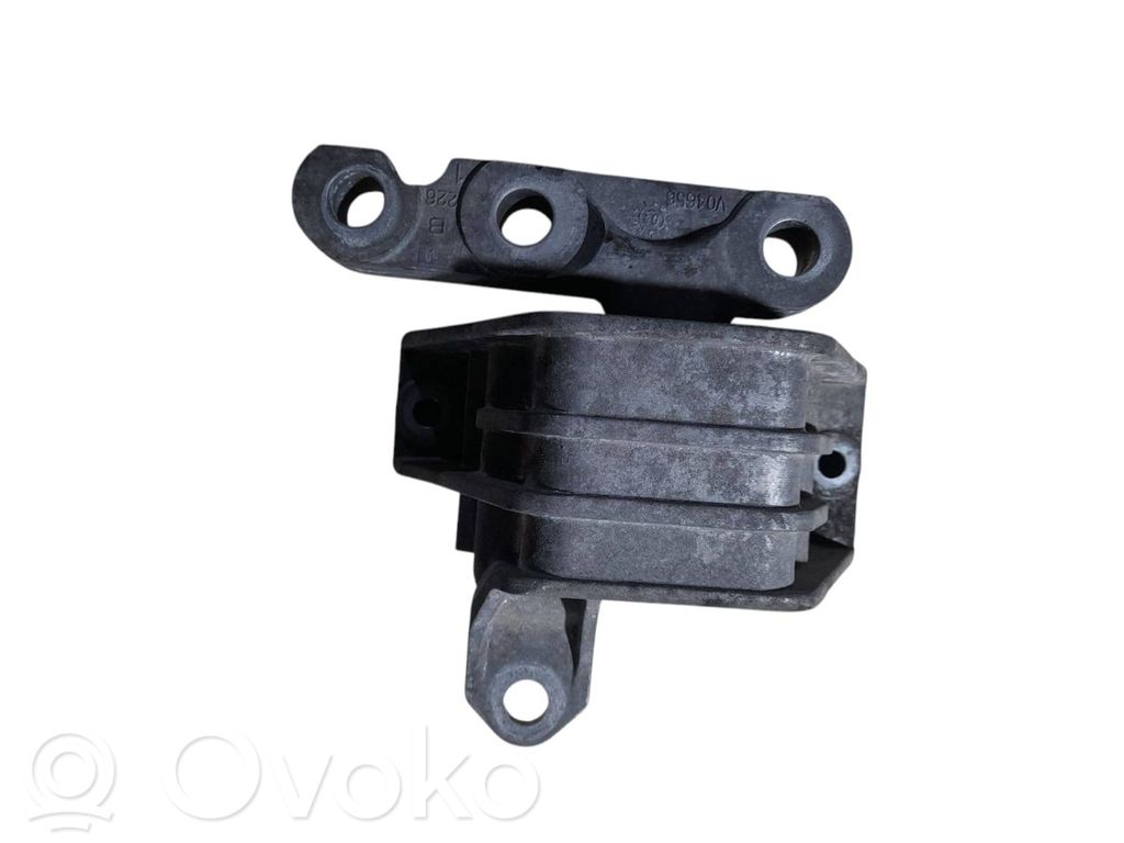 Opel Vectra C Engine mount bracket 