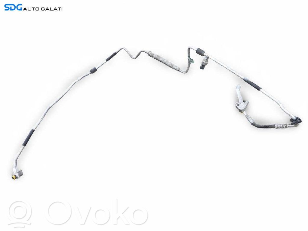 Ilmastointilaitteen putki (A/C)   6989309