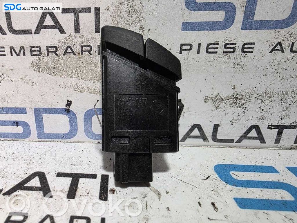 BMW X3 F25 Comutator lumini pericol