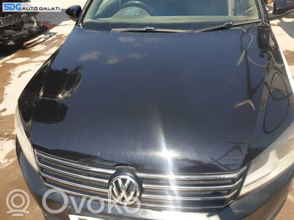 Volkswagen PASSAT B7 Vano motore/cofano