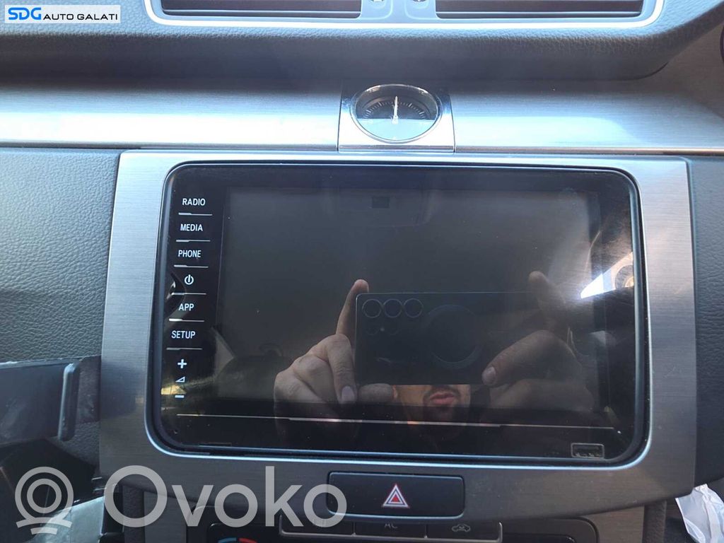 Volkswagen PASSAT CC Panel / Radioodtwarzacz CD/DVD/GPS 