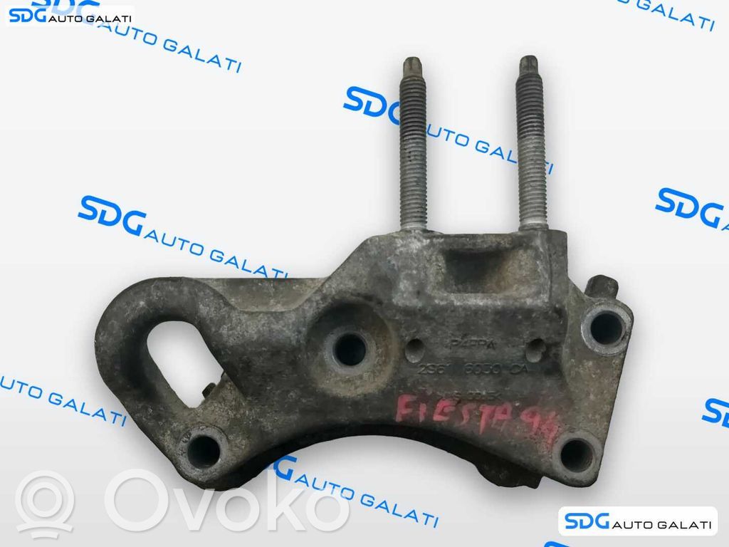 Ford Fusion Engine mounting bracket 