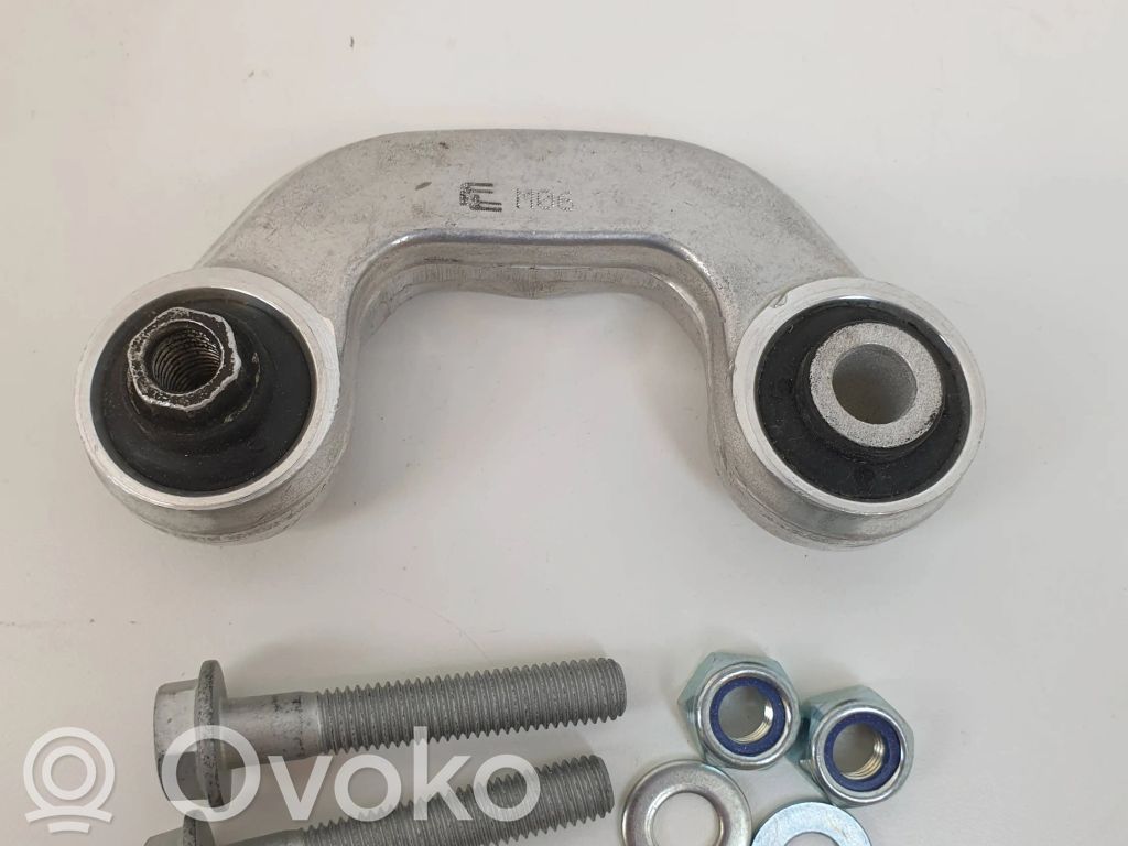 Audi A4 S4 B7 8E 8H Mocowanie stabilizatora osi przedniej 
