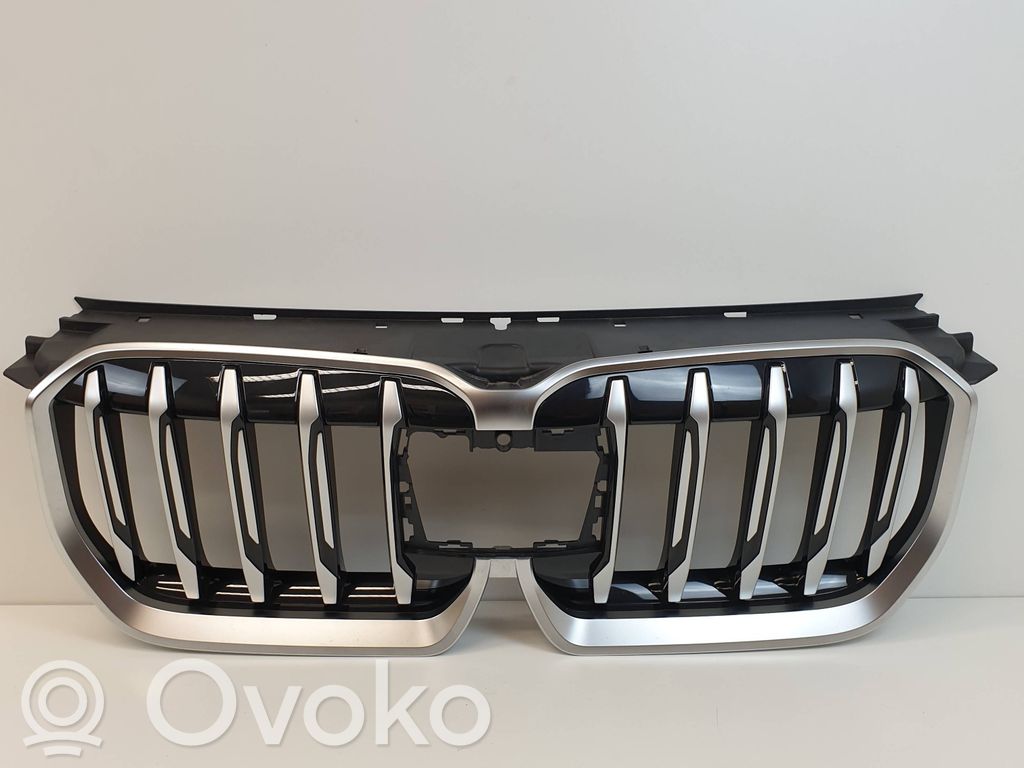 BMW X1 U11 Rejilla delantera 