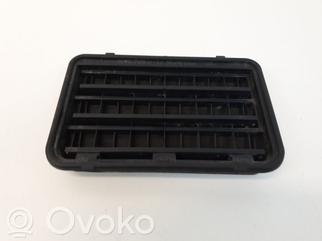 BMW X3 F25 Quarter panel pressure vent 