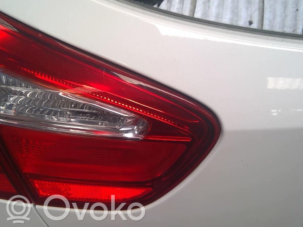 KIA Rio Takaluukun takavalot 