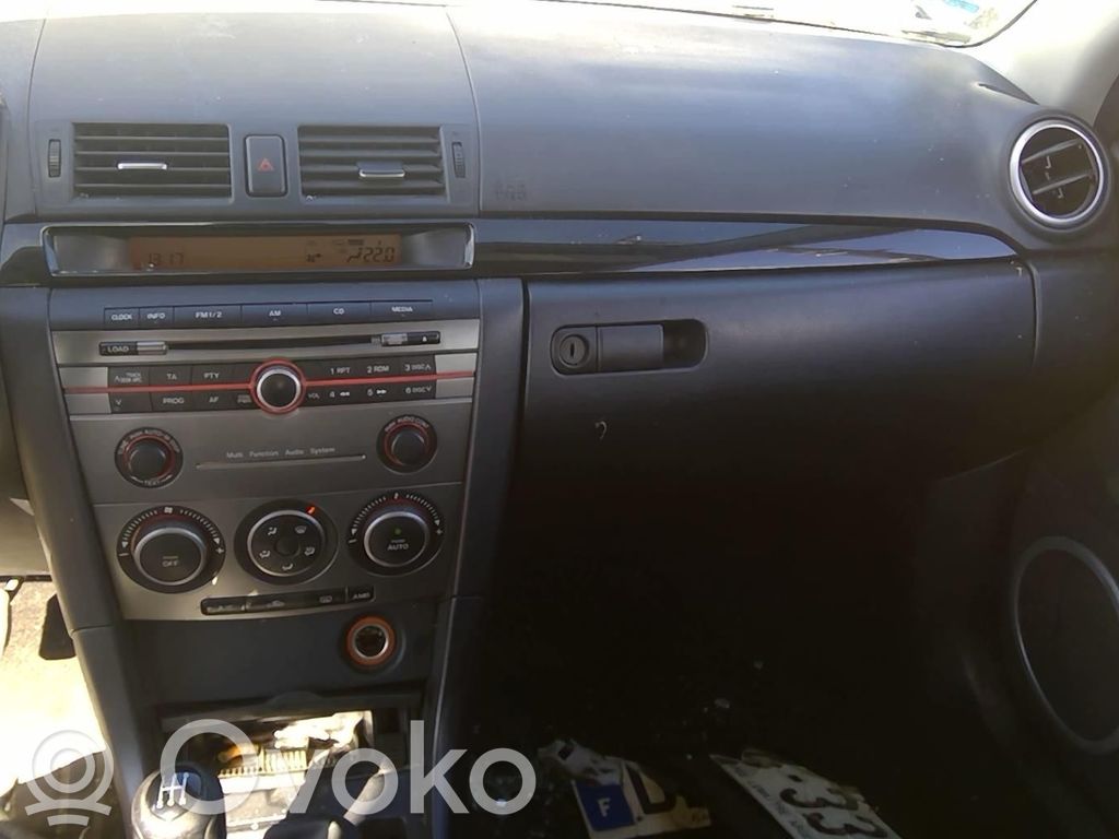 Mazda 3 I Kojelauta 
