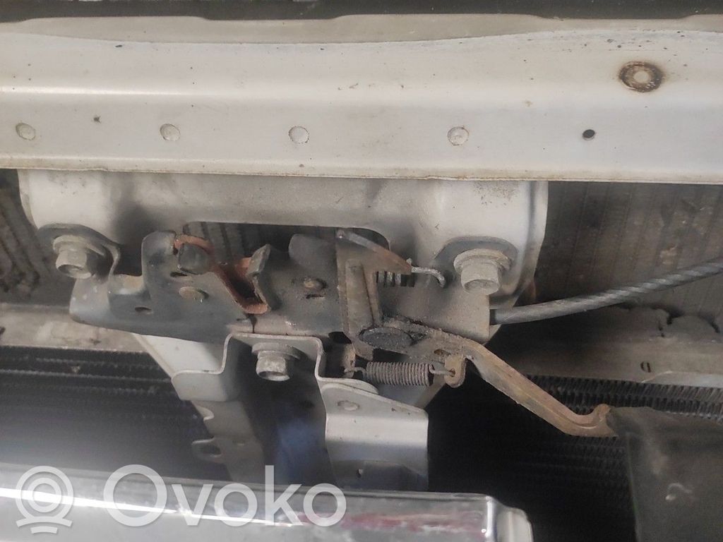 Nissan Terrano Zamek pokrywy przedniej / maski silnika 