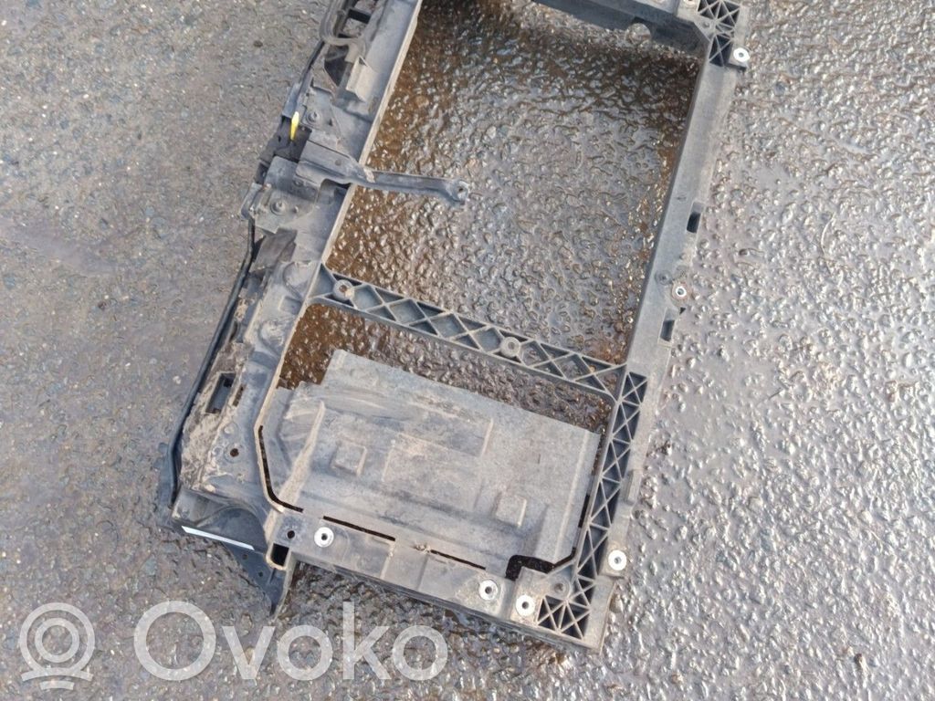 Ford Fiesta Верхняя часть панели радиаторов (телевизора) 