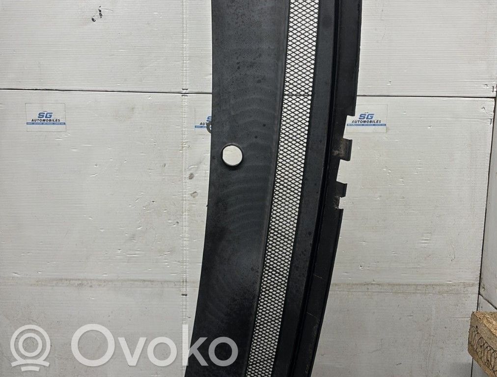 Ford Focus Wiper trim 