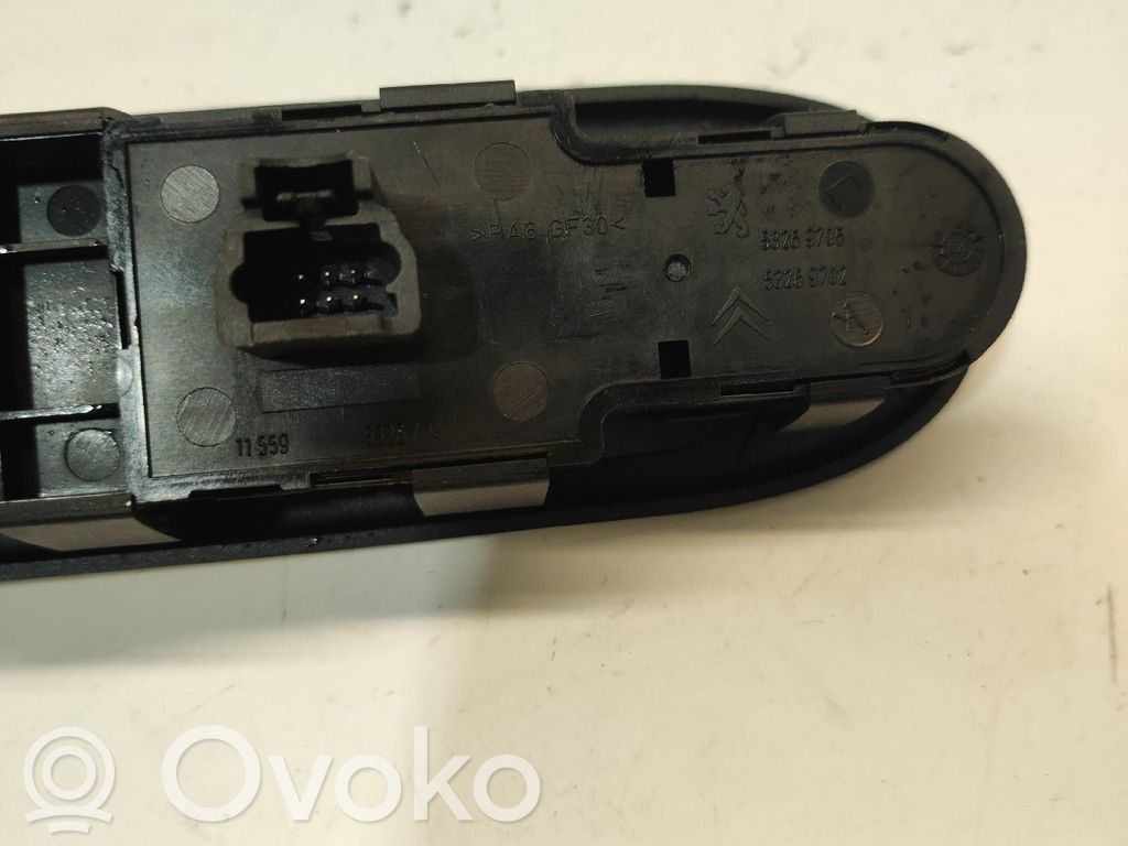 Electric window control switch   6554E4