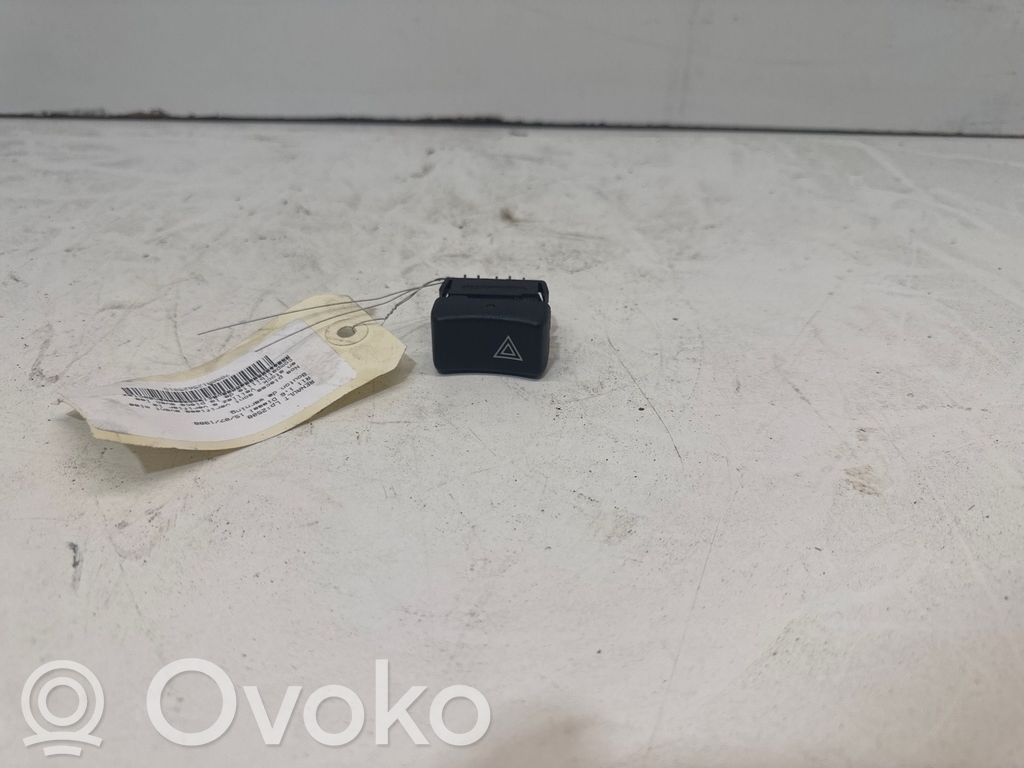 Hätävilkkujen kytkin