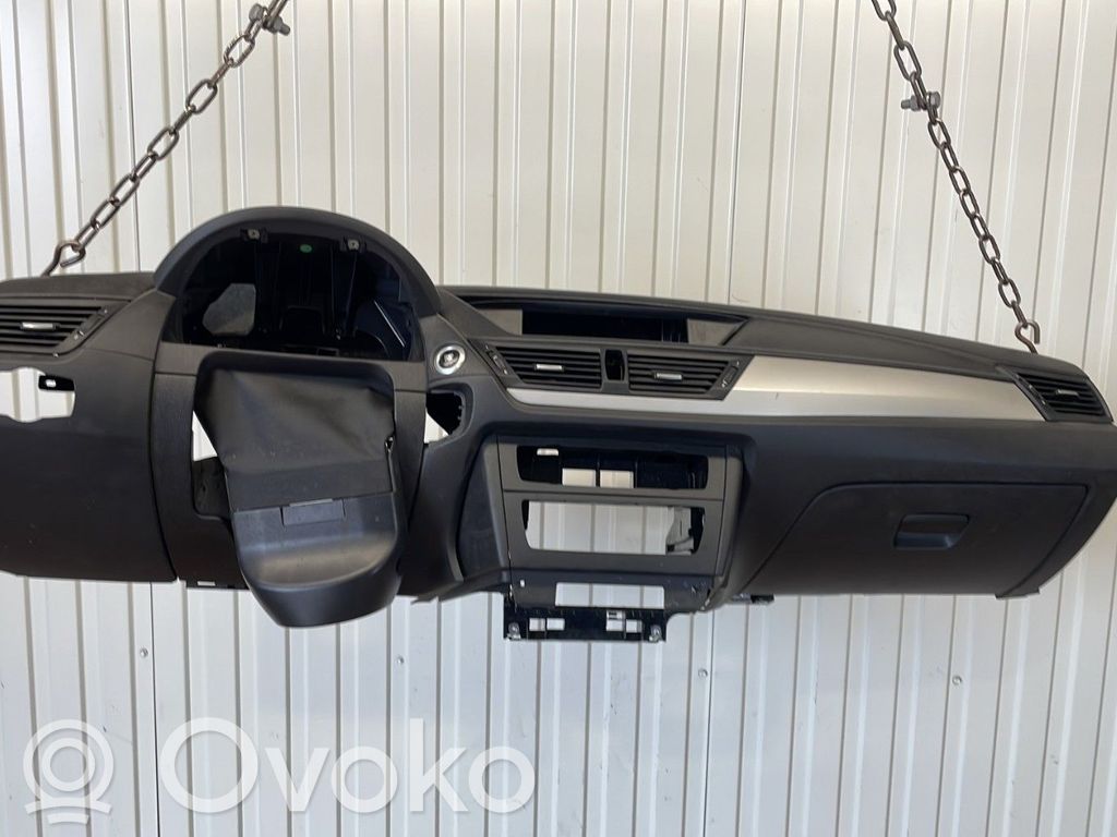 BMW X1 E84 Dashboard 