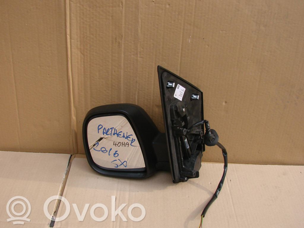 Peugeot Expert Front door electric wing mirror 
