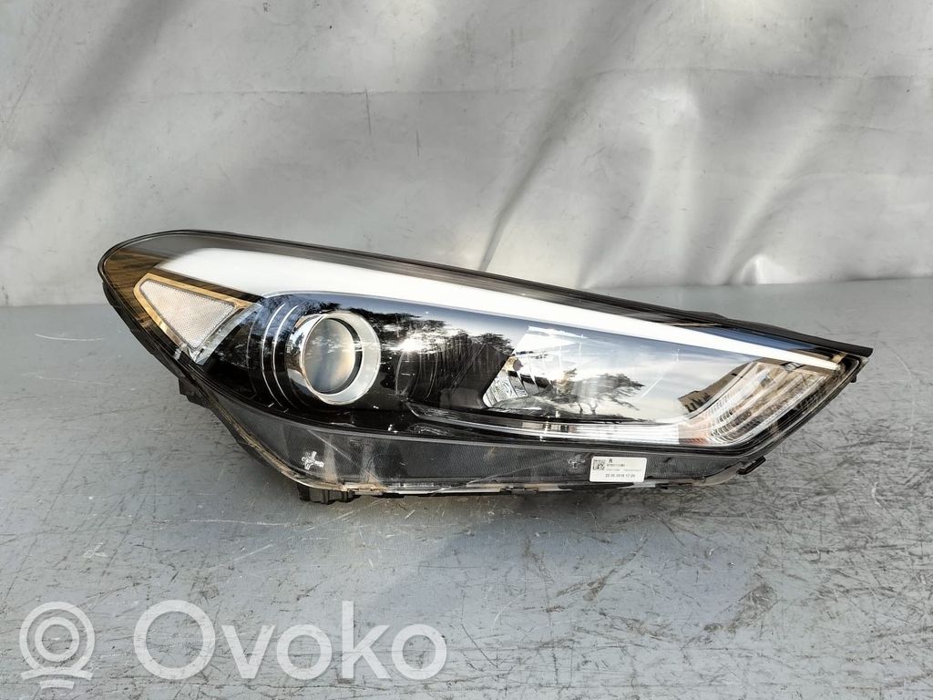 Hyundai Tucson TL Lampa przednia 