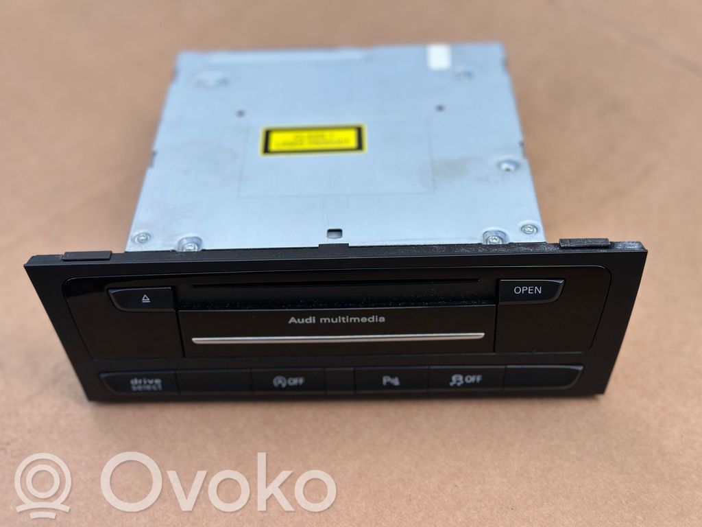 Audi A5 8T 8F Panel / Radioodtwarzacz CD/DVD/GPS 