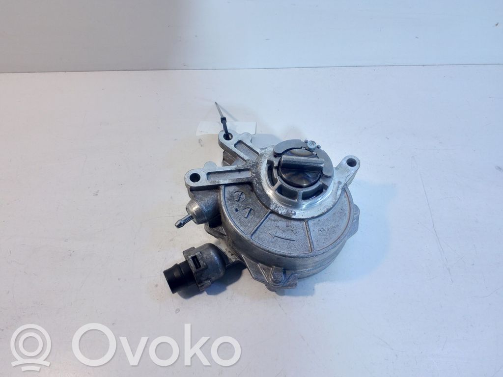BMW 7 F01 F02 F03 F04 Vacuum pump 