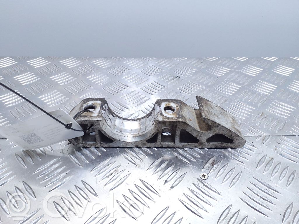 Audi Q7 4L Sway bar bush bracket, front 