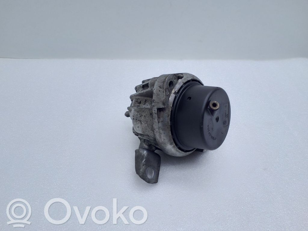 BMW 3 E90 E91 Variklio pagalvė 