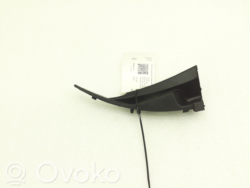 Mazda 3 II Windshield trim 