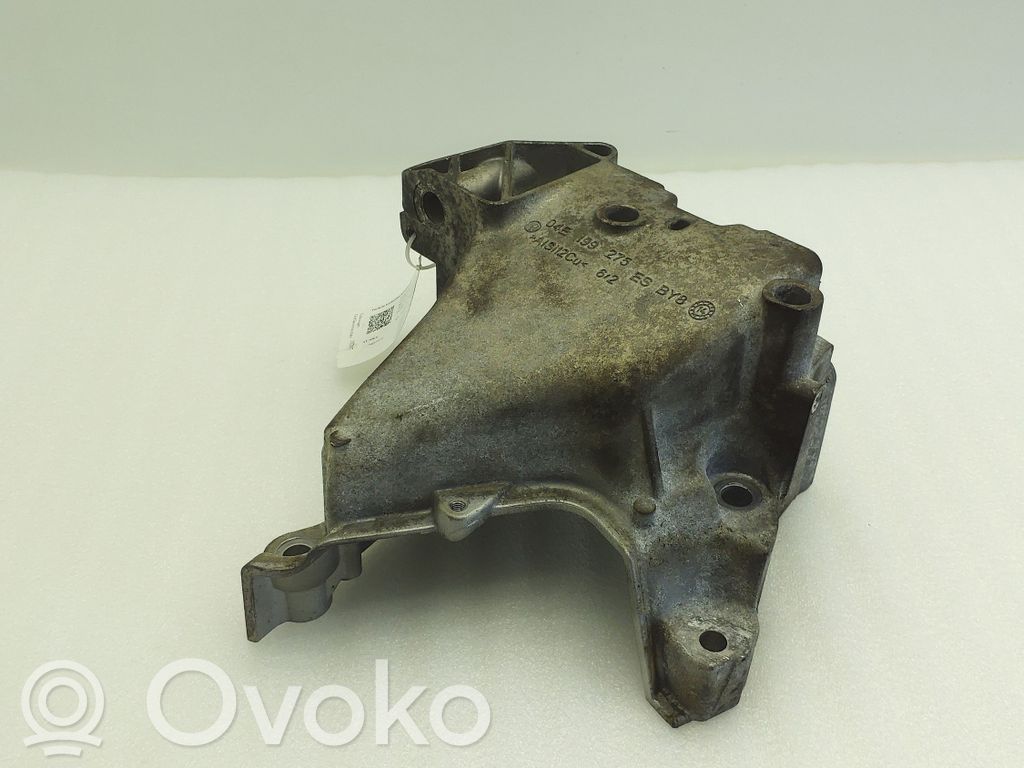 Volkswagen Golf Sportsvan Engine mounting bracket 