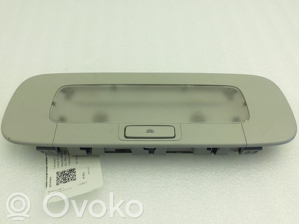 Volkswagen PASSAT B7 Rear seat light 