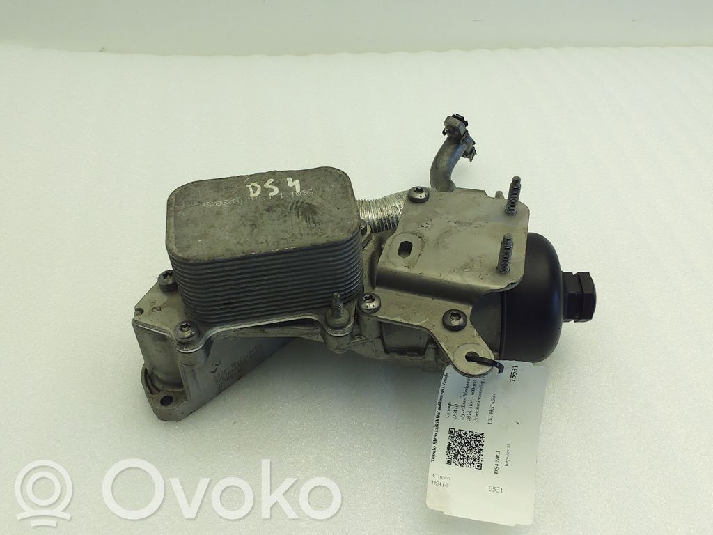 Citroen DS4 Oil filter mounting bracket 