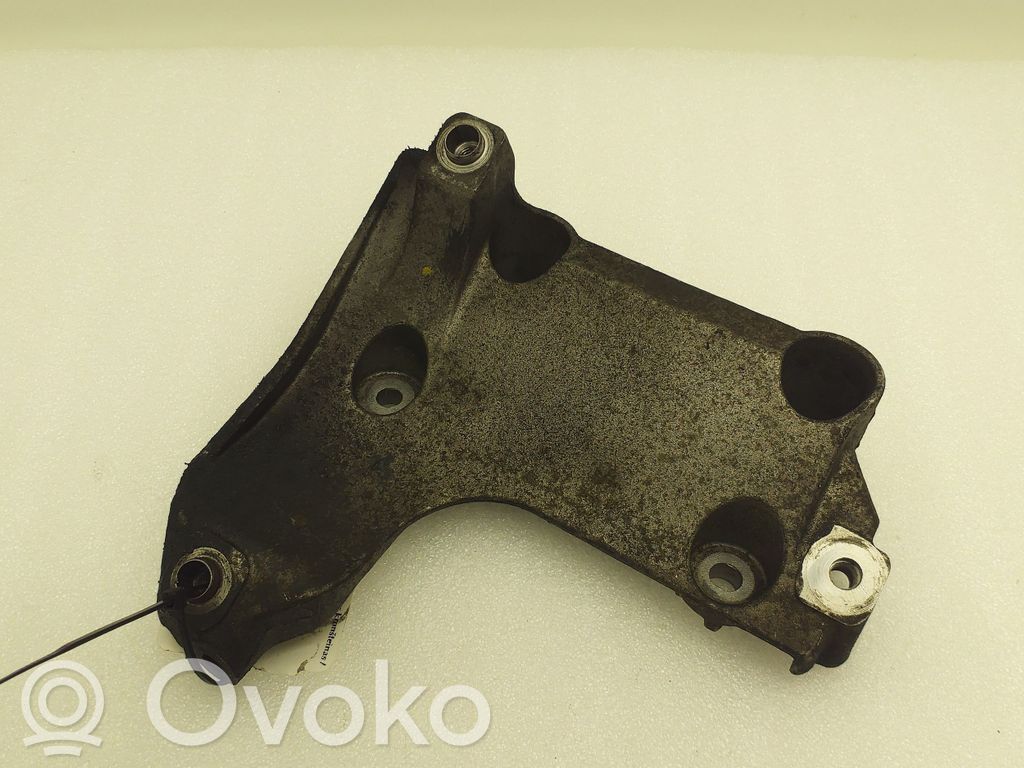 BMW 3 E90 E91 A/C compressor mount bracket 