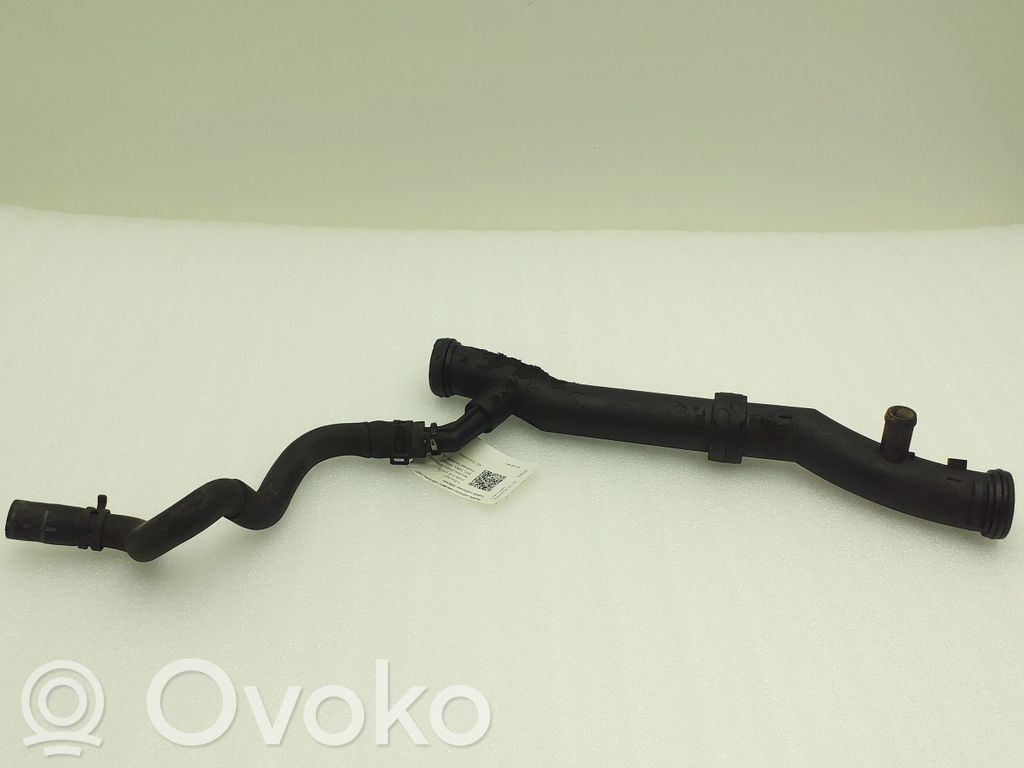 Volkswagen PASSAT B7 Engine coolant pipe/hose 