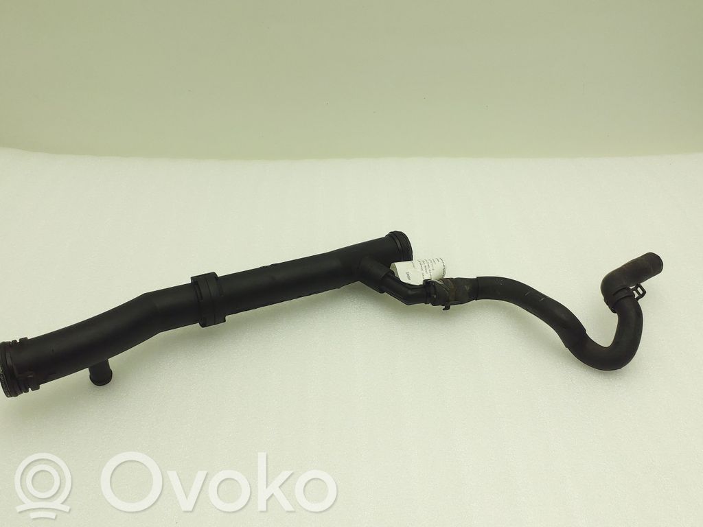 Volkswagen PASSAT B7 Engine coolant pipe/hose 