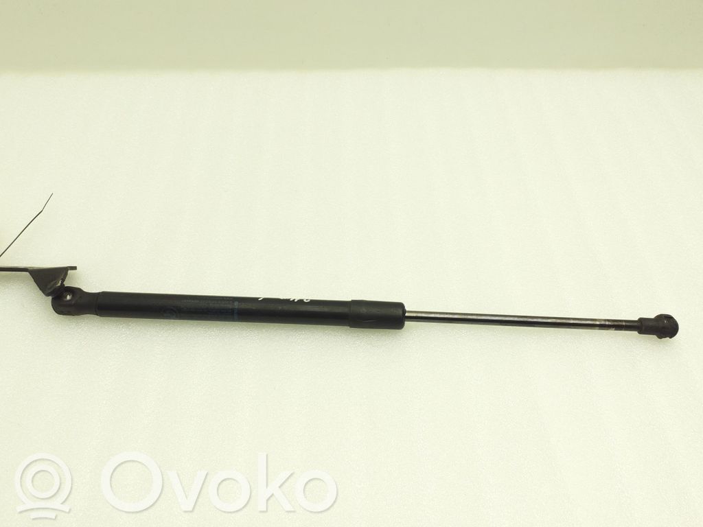 BMW 1 E81 E87 Tailgate/trunk strut/damper 