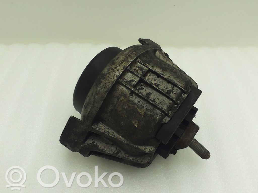 BMW 3 E90 E91 Engine mount bracket 