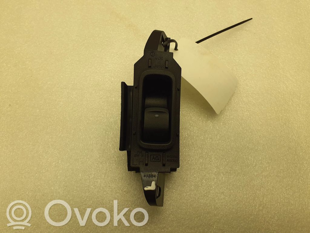 Subaru Legacy Electric window control switch 