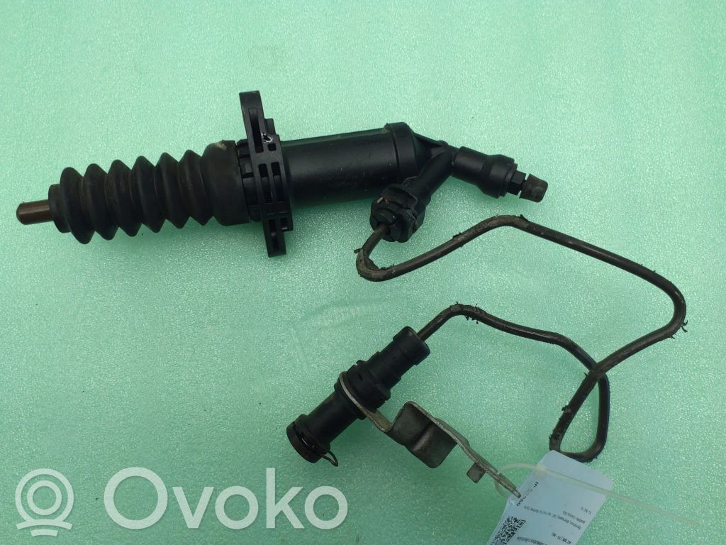 BMW 1 E81 E87 Clutch master cylinder 