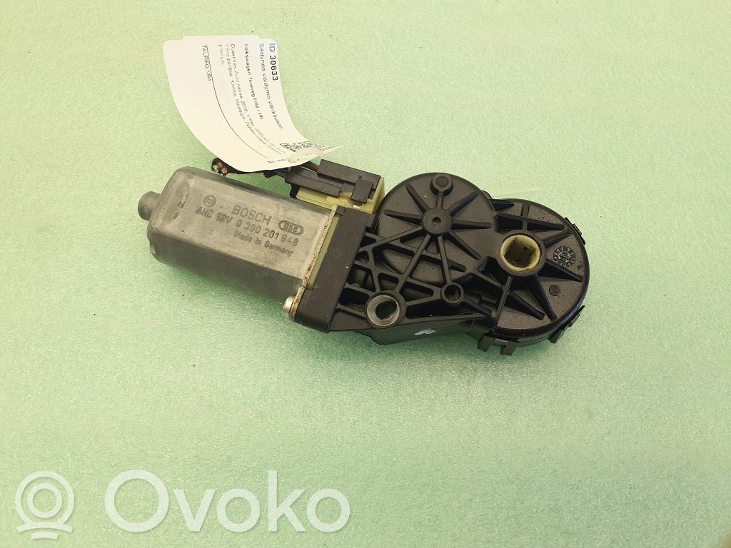 Volkswagen Touareg I Seat adjustment motor 