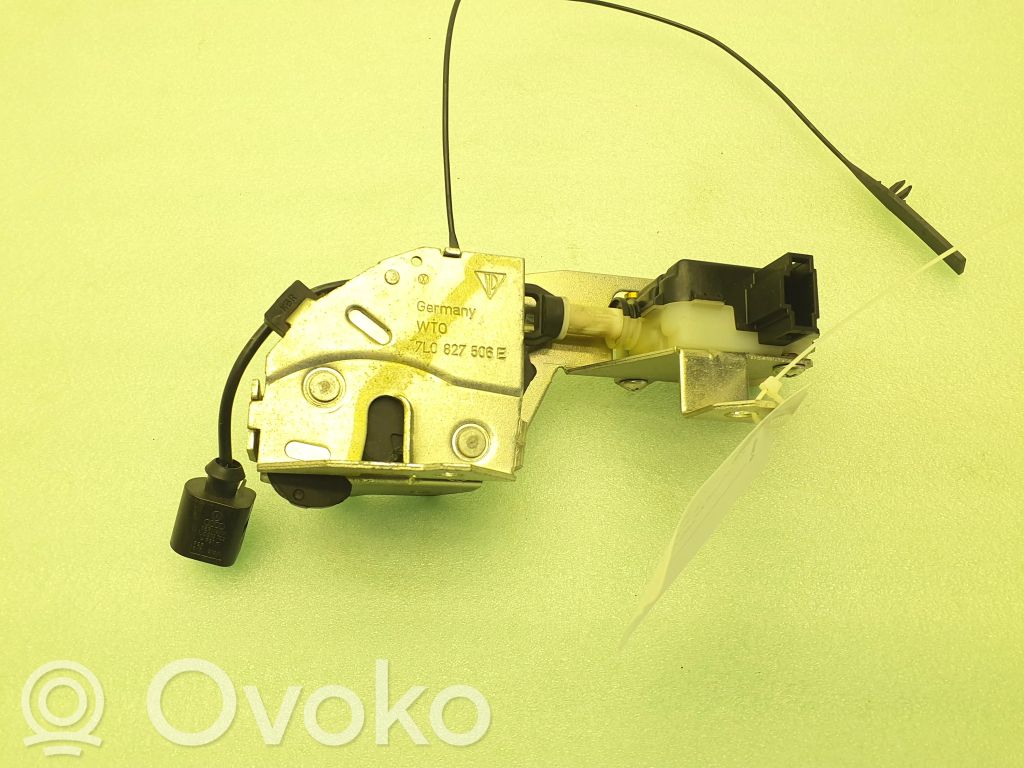 Volkswagen Touareg I Tailgate lock latch 