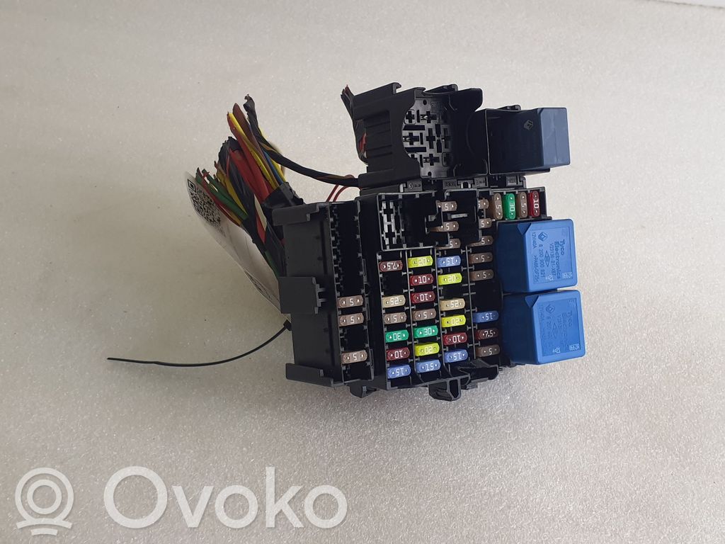 Sulakemoduuli   8200900821,V23136B1X67