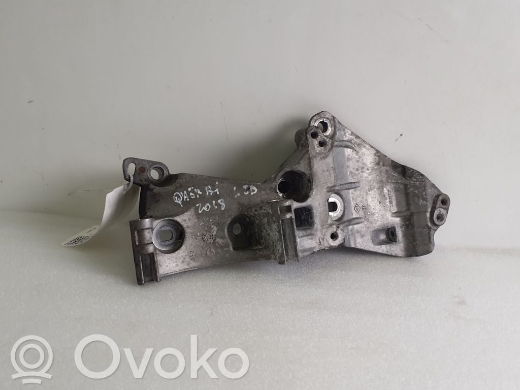 Nissan Qashqai Generator/alternator bracket 