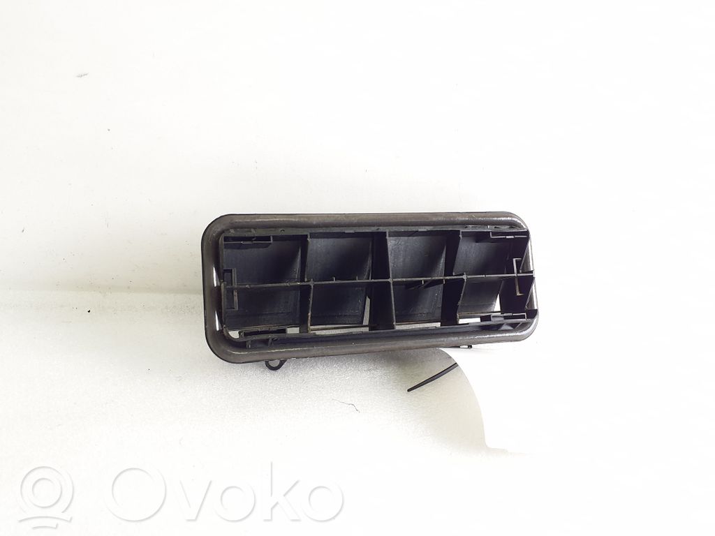 Nissan Juke I F15 Quarter panel pressure vent 