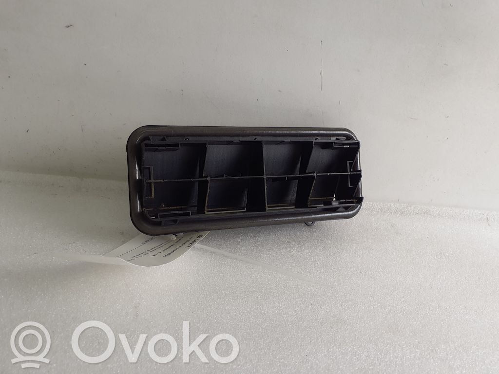 Nissan Juke I F15 Quarter panel pressure vent 