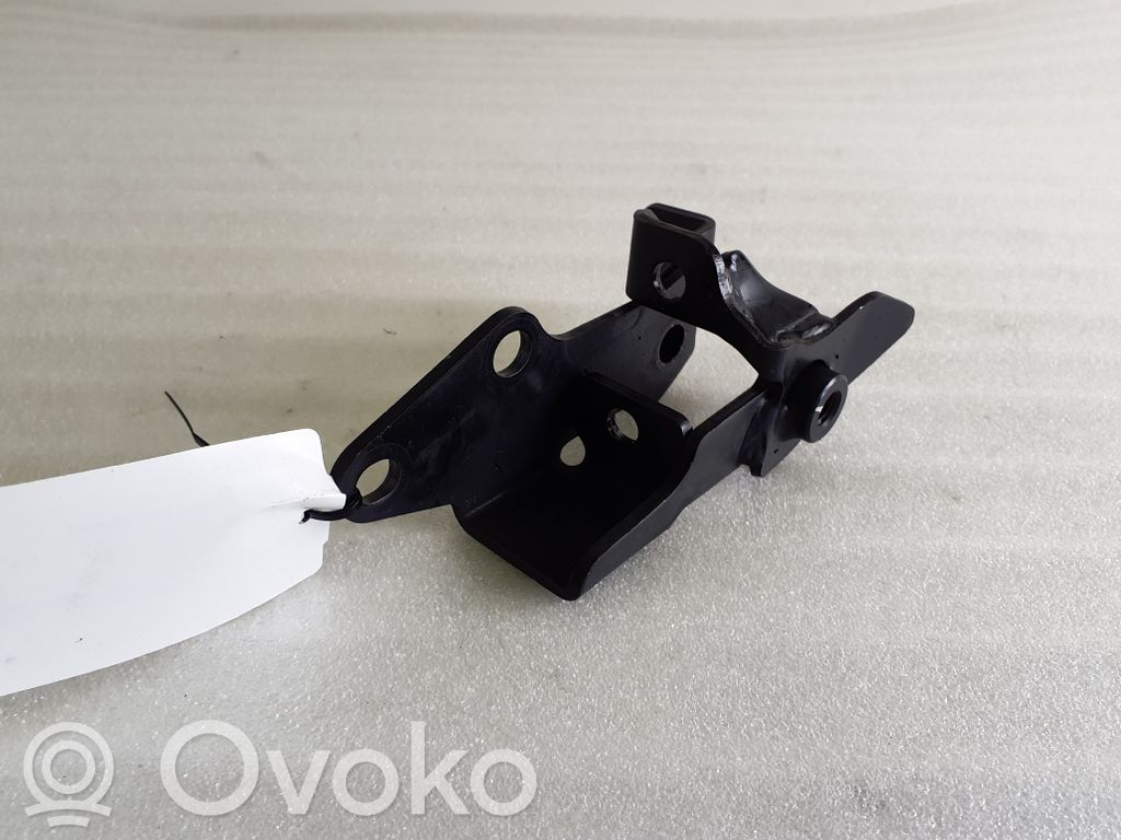 Opel Vivaro Engine mounting bracket 