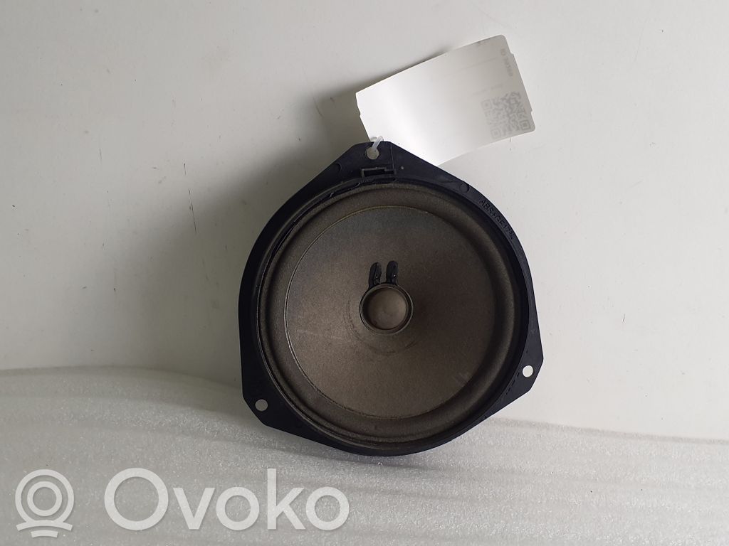 Alfa Romeo Giulietta Front door speaker 
