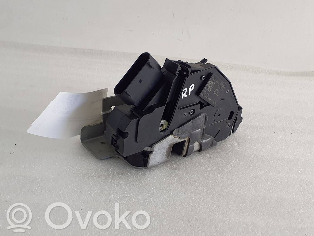 Priekšpusē slēdzene   BK31V219A64CK