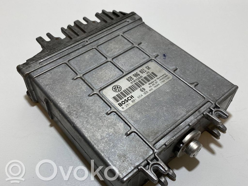 Volkswagen PASSAT B5 Engine control unit/module 