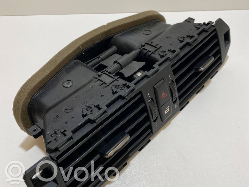 BMW 5 E60 E61 Centrinės oro grotelės 
